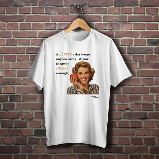 An Apple a Day – White Oversize Unisex T-Shirt mit Spruch und Porträt-Illustration auf der Brust
